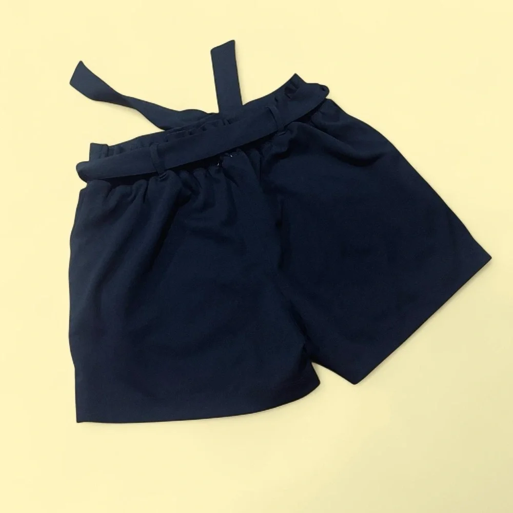 Gathered High-Waisted Black Shorts Medium